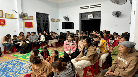 HỘI LHPN XÃ AN HÒA PHỐI HỢP VỚI CÔNG AN XÃ TUYÊN TRUYỀN PHÁP LUẬT TẠI THÔN 5 VÀ THÔN 6
